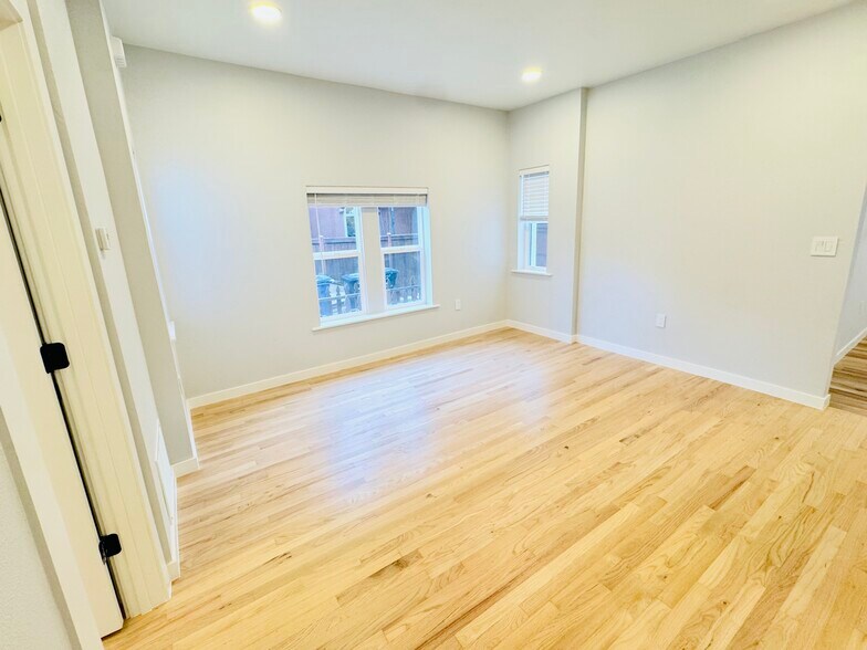 Building Photo - 1107 N Downing St