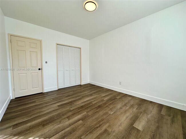 Building Photo - 1788 NE 169th St