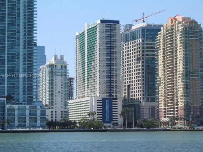 Building Photo - 1200 Brickell Bay Dr