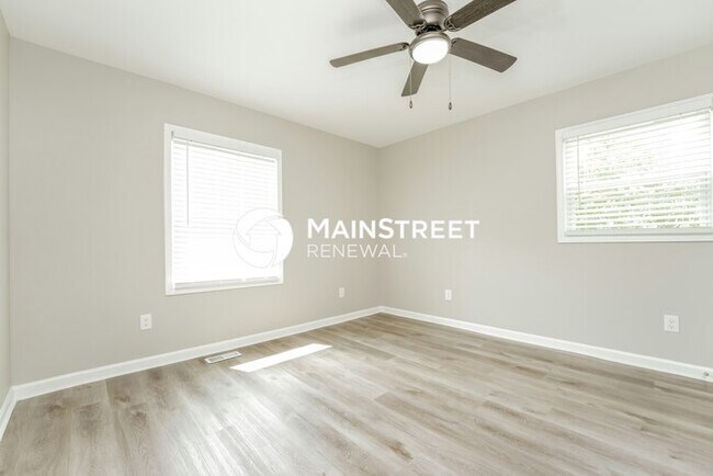 Building Photo - 3 Bedroom Pet-Friendly Home in Stone Mountain, GA with Main Street Renewal