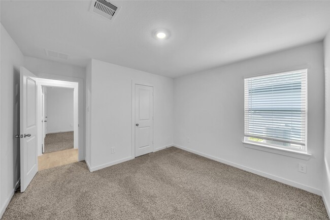 Building Photo - 30715 Wicklow Gdns Dr