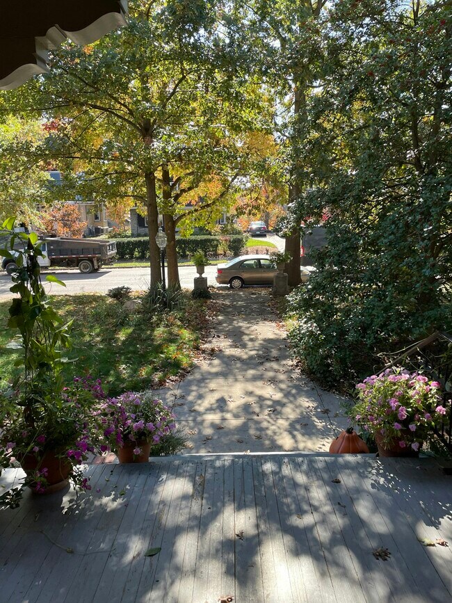 Building Photo - 418 Wallace Ave