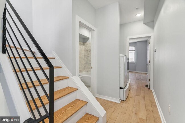 Building Photo - 2548 Arcadia St