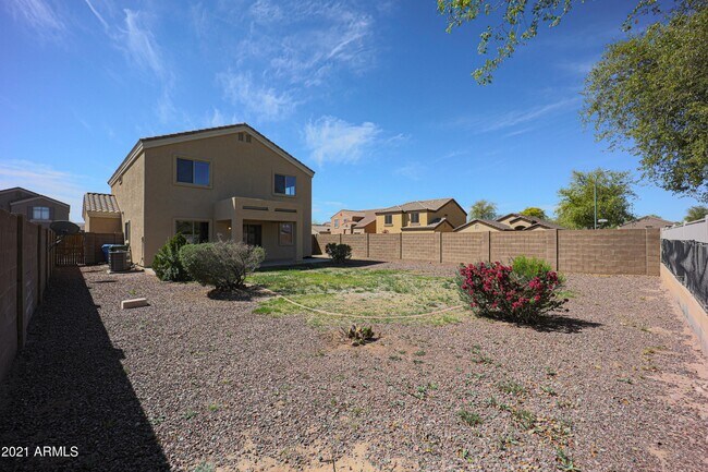 Building Photo - 10938 W Meadowbrook Ave