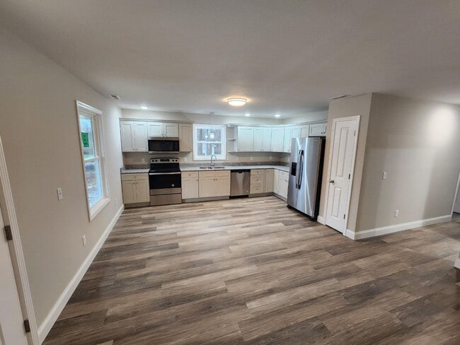 Building Photo - 3-Bedroom Single-Family Home Right off 10th Street in Cookeville