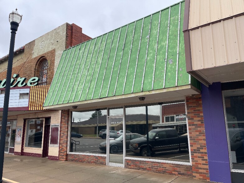 Primary Photo - 415 S Main St