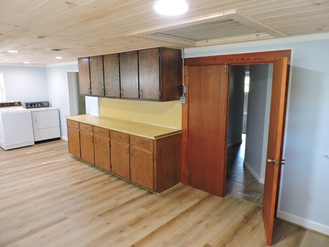 Building Photo - 1 Wildlife Club Ln