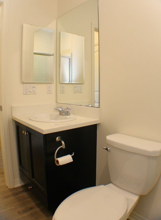 Building Photo - Stunning Redlands Home For Rent