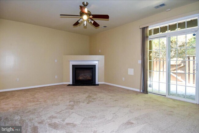Building Photo - 7810 Locust Leaf Ln