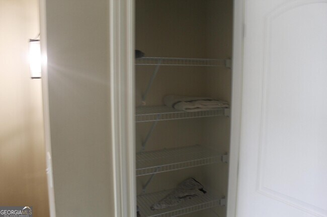 Building Photo - 2559 Willow Fld Xing