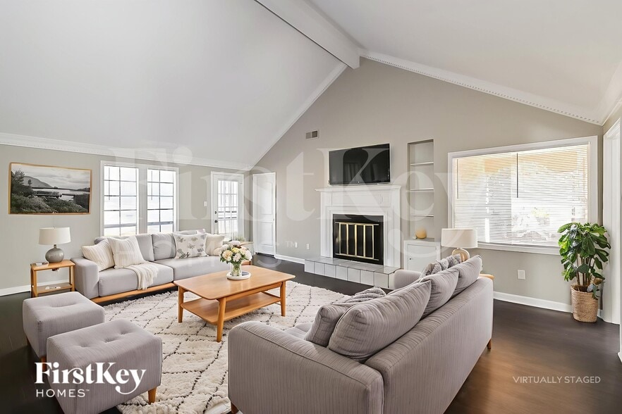 Building Photo - 6290 Ridge Manor Dr