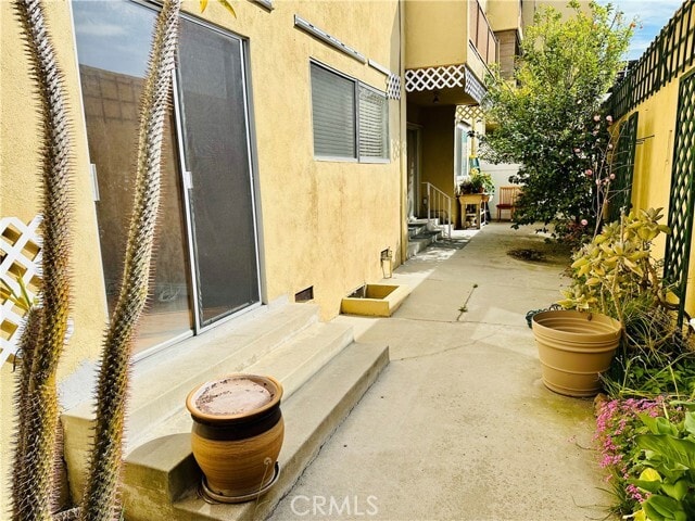 Building Photo - 6225 Coldwater Canyon Ave