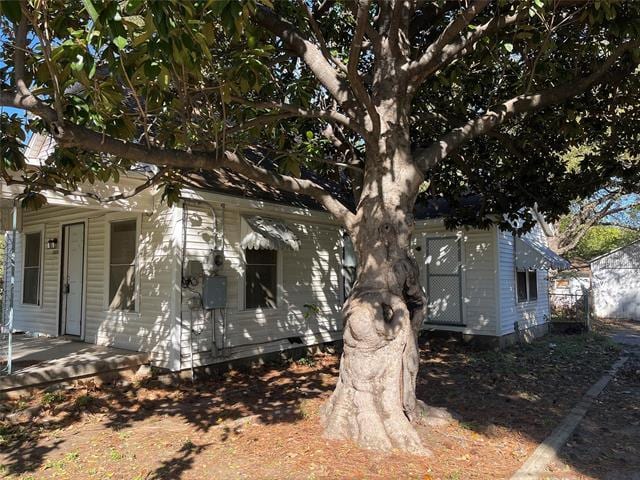 Building Photo - 2420 Oakwood Terrace