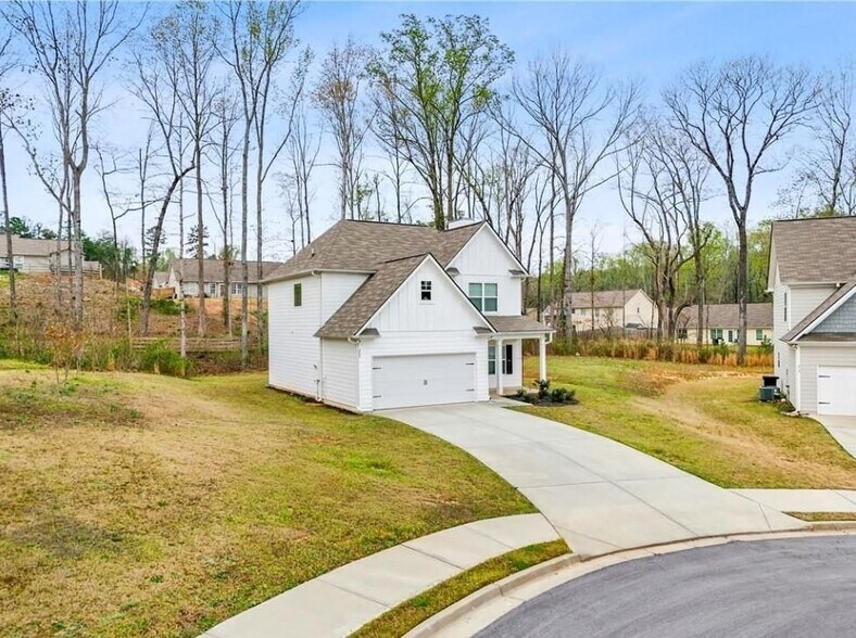 Building Photo - 207 Finley Dr