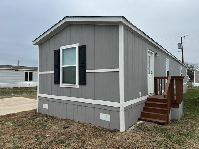 Building Photo - 114 Shady Grove Dr