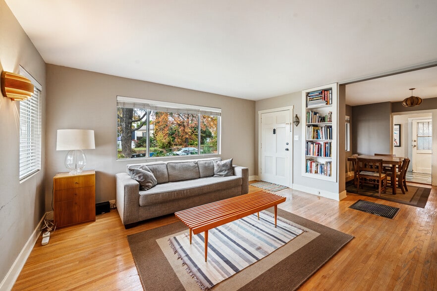 Living Room - 4536 Corliss St