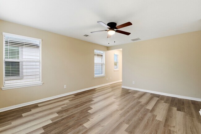 Building Photo - 1230 Grassy View Dr