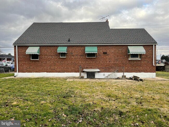 Building Photo - 311 Folsom Ave