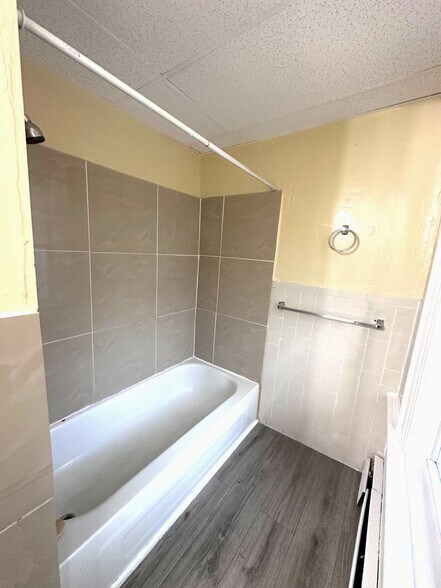 Building Photo - 79 Wesleyan Ave