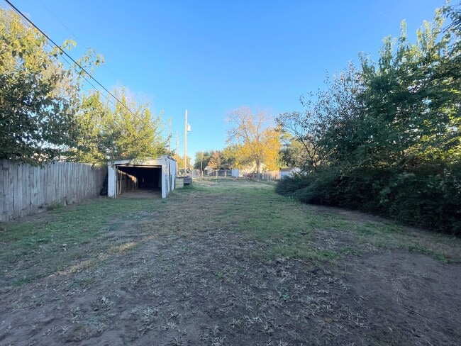 Building Photo - Remodeled 1 bedroom home
