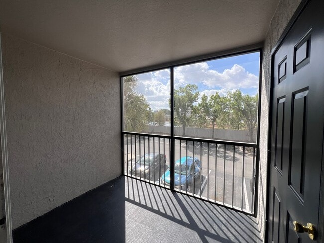 Building Photo - Condo for rent on SANDLAKE PRIVATE RESIDENCES