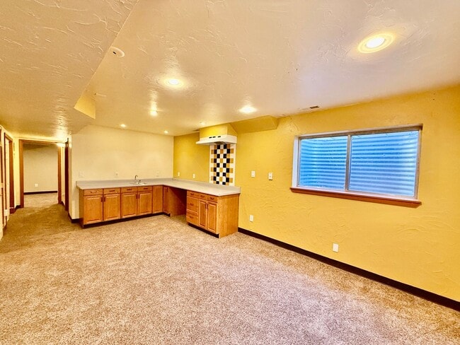 Building Photo - STOP LOOKING, YOU FOUND YOUR NEXT HOME!