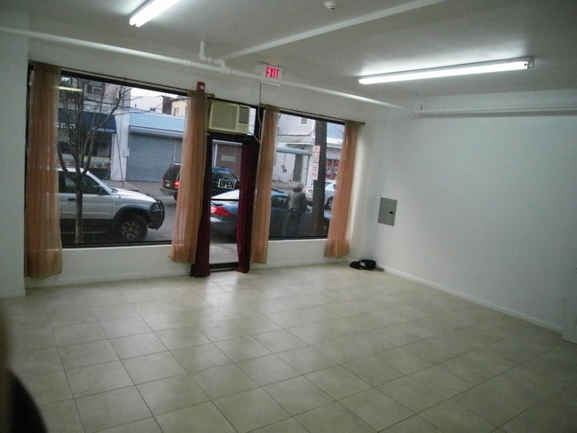 Building Photo - 5806 Hudson Ave