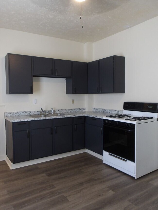 Building Photo - Remodeled 3BR/1BA House off of Taylor Blvd.