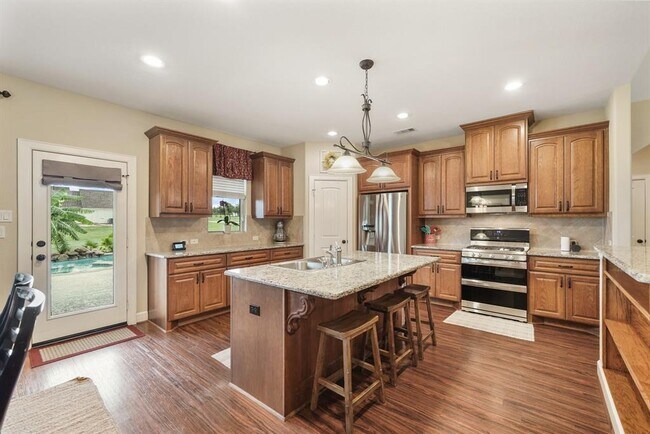 Building Photo - 586 Ruby Drive