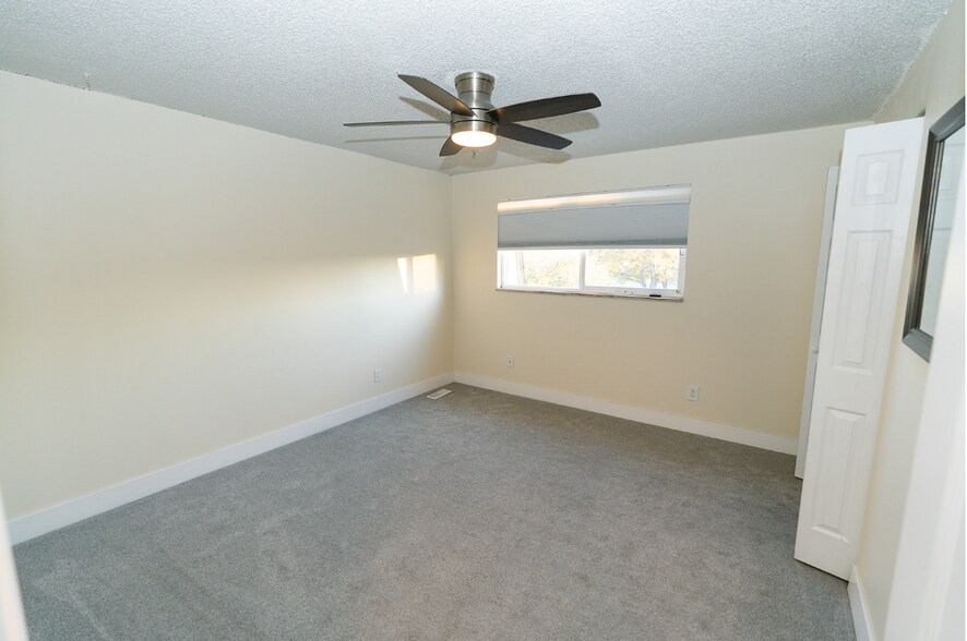 Building Photo - 7061 Utica St