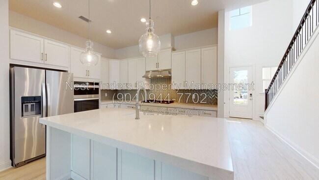 Building Photo - 111 Carousel Dr