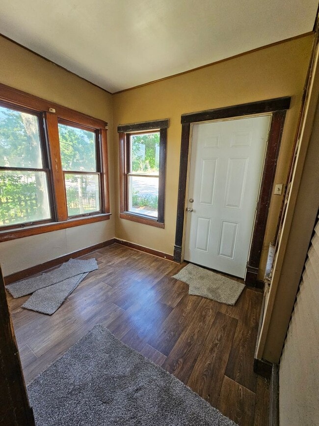 Building Photo - 1308 South Western Avenue