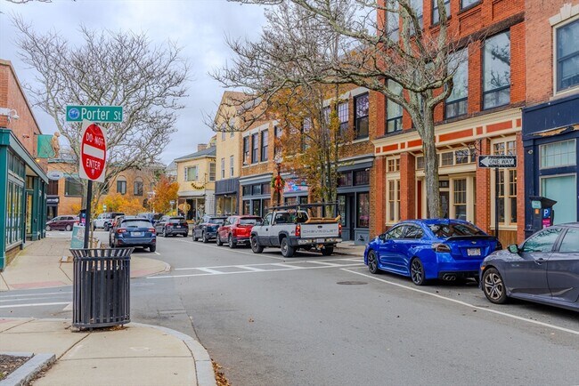 Building Photo - 34 Perkins St