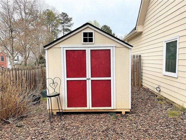 Building Photo - 1635 River Oak Dr