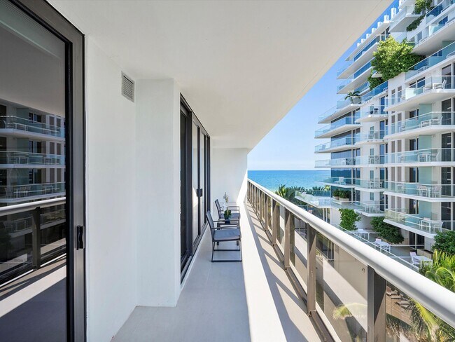 Primary Photo - 9455 Collins Ave