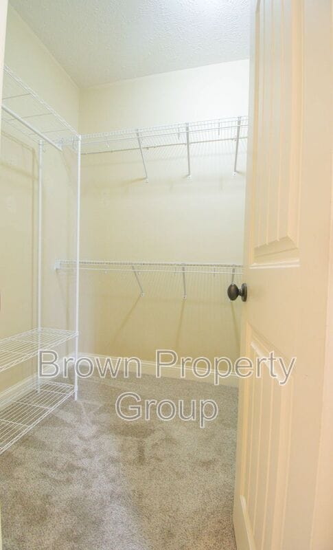 Building Photo - 118 N Dakota Ct