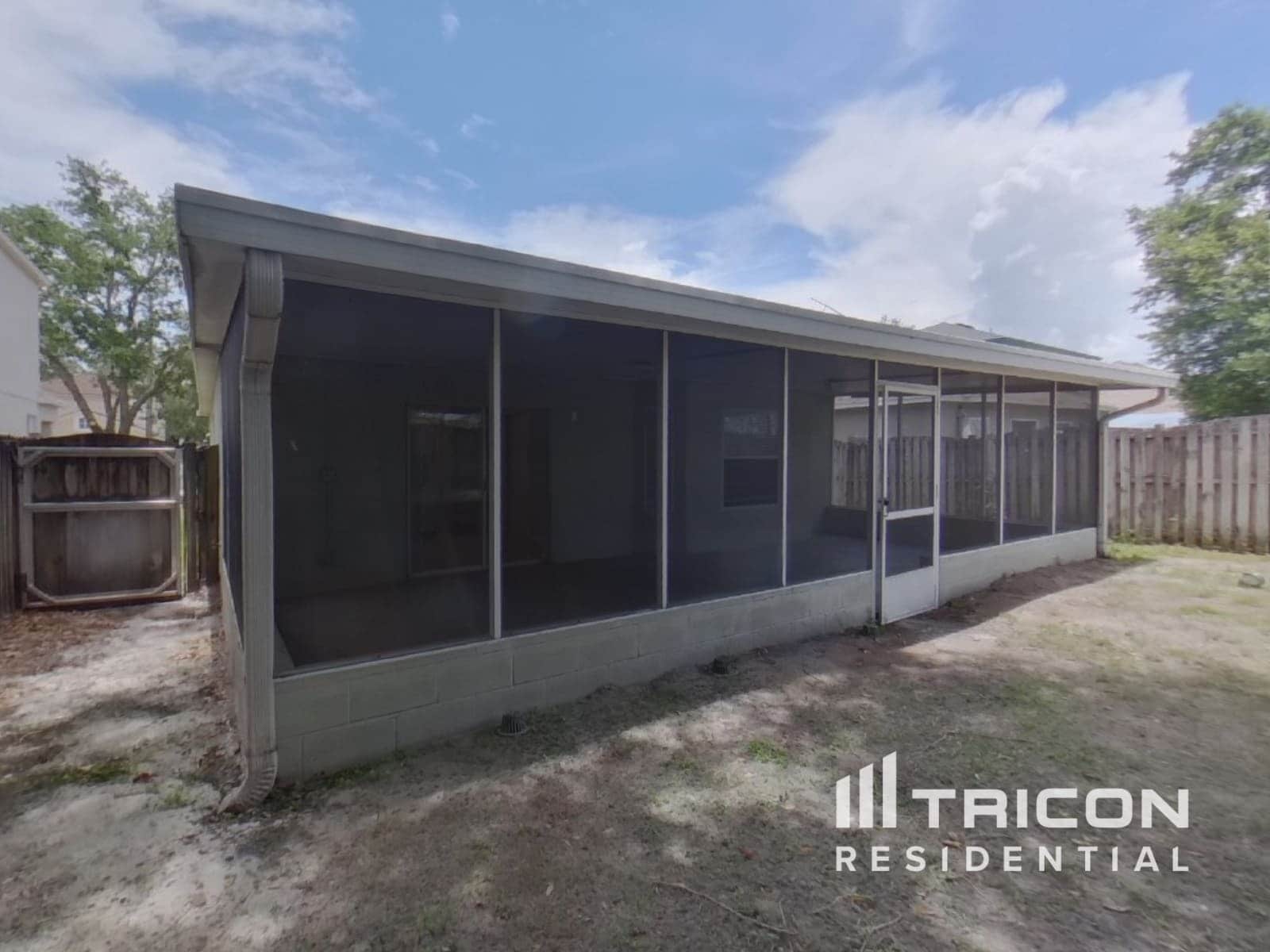 Building Photo - 10435 Blackmore Dr