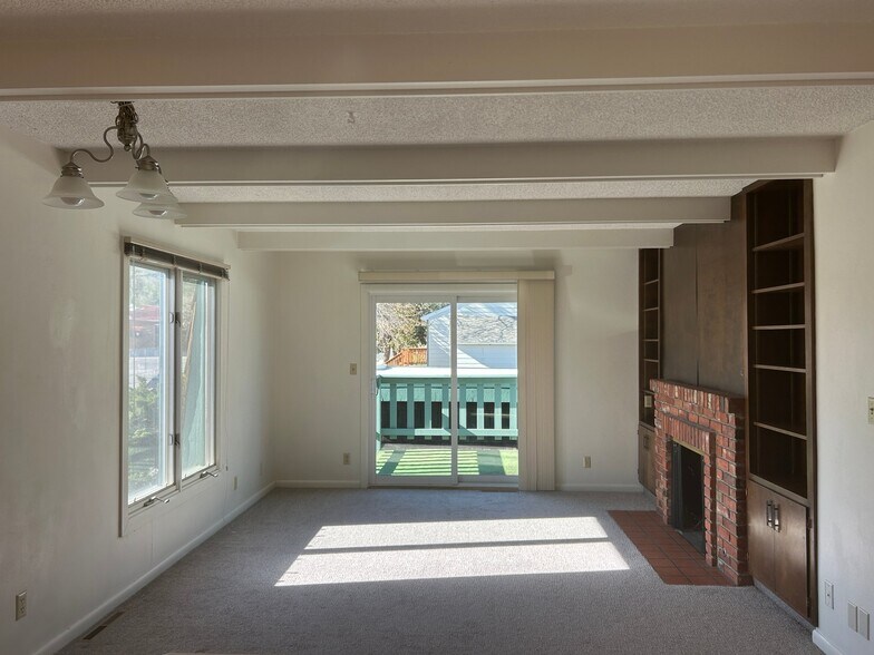 Building Photo - 2707 13th St W