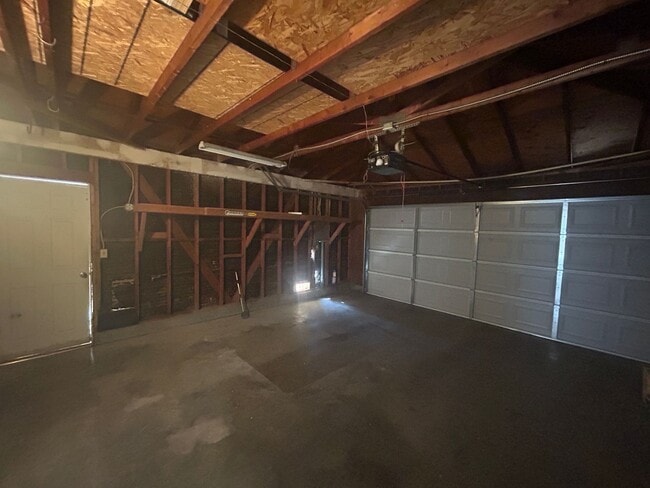 Building Photo - East End updated Home!