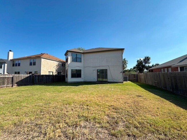 Building Photo - 2013 Rim Rock Dr