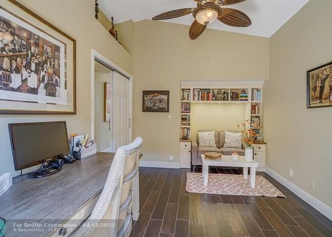 Building Photo - 10552 Santa Laguna Dr