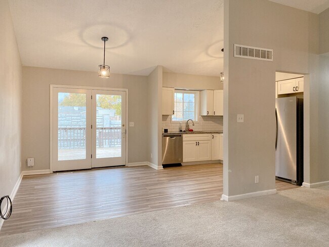 Building Photo - Millard 3 bed 2 bath $1900