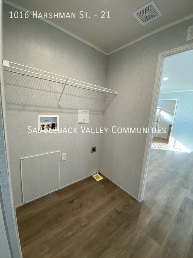 Building Photo - 1016 Harshman St