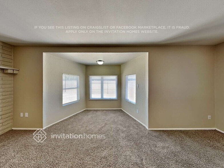 Building Photo - 4122 W Echo Ln