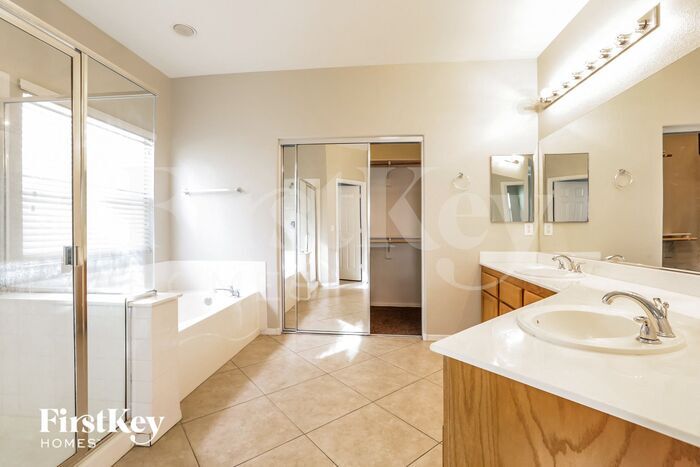 Building Photo - 5898 Swan Point Pl