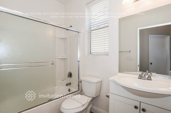 Building Photo - 9396 Lakepoint Dr