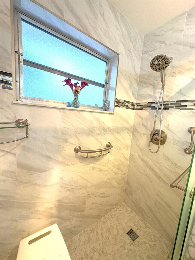 Building Photo - 4525 NW 3rd Ct