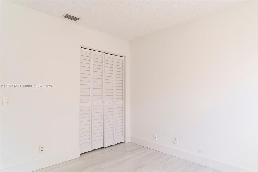 Building Photo - 719 Stanton Dr