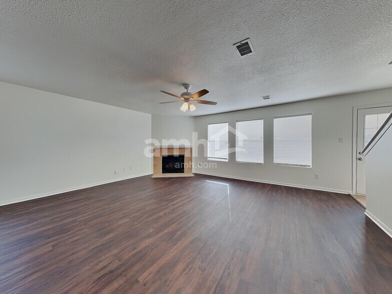 Building Photo - 19515 Providence Shore Way