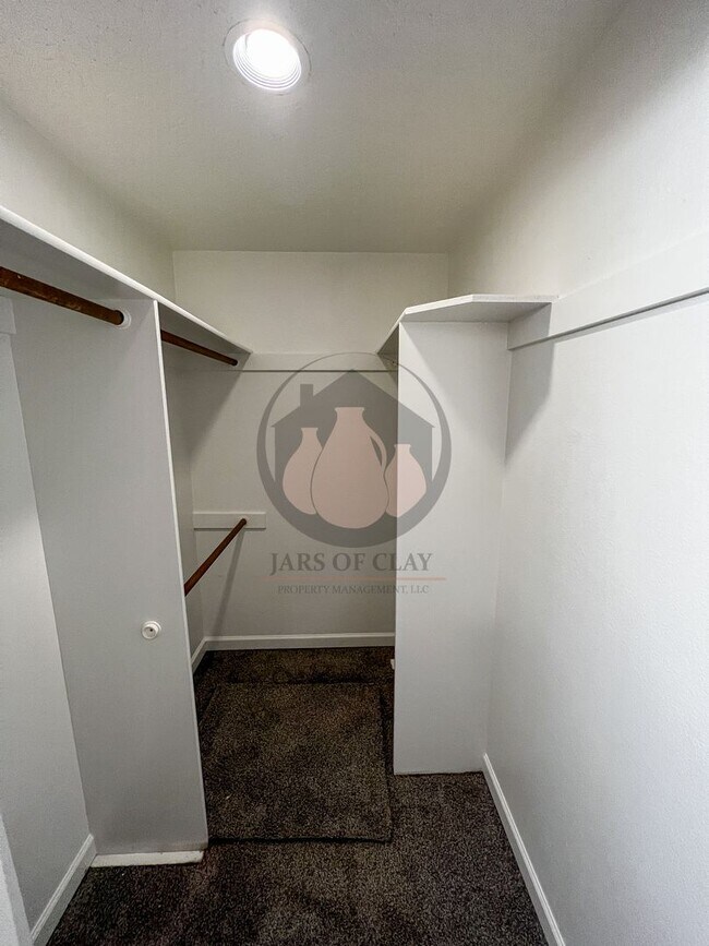 Building Photo - Single Level West Salem Home